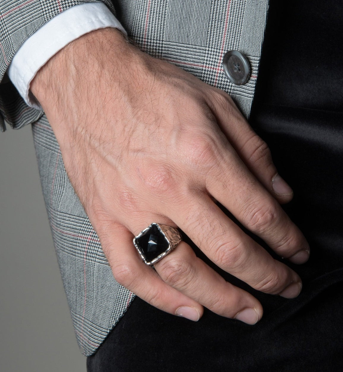 Antracite Anello Re nero